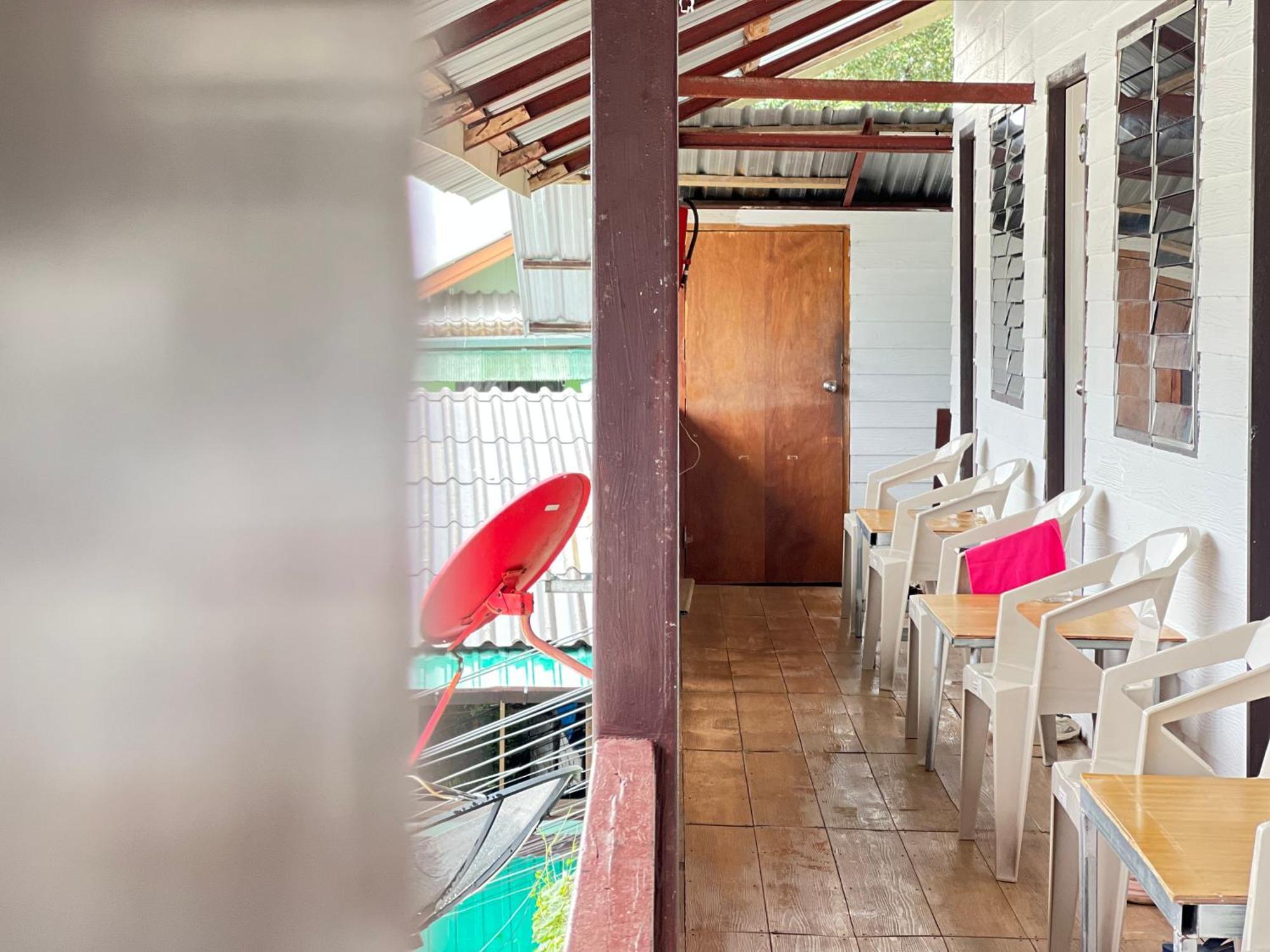 Lux Guesthouse Phi Phi-øyene Eksteriør bilde