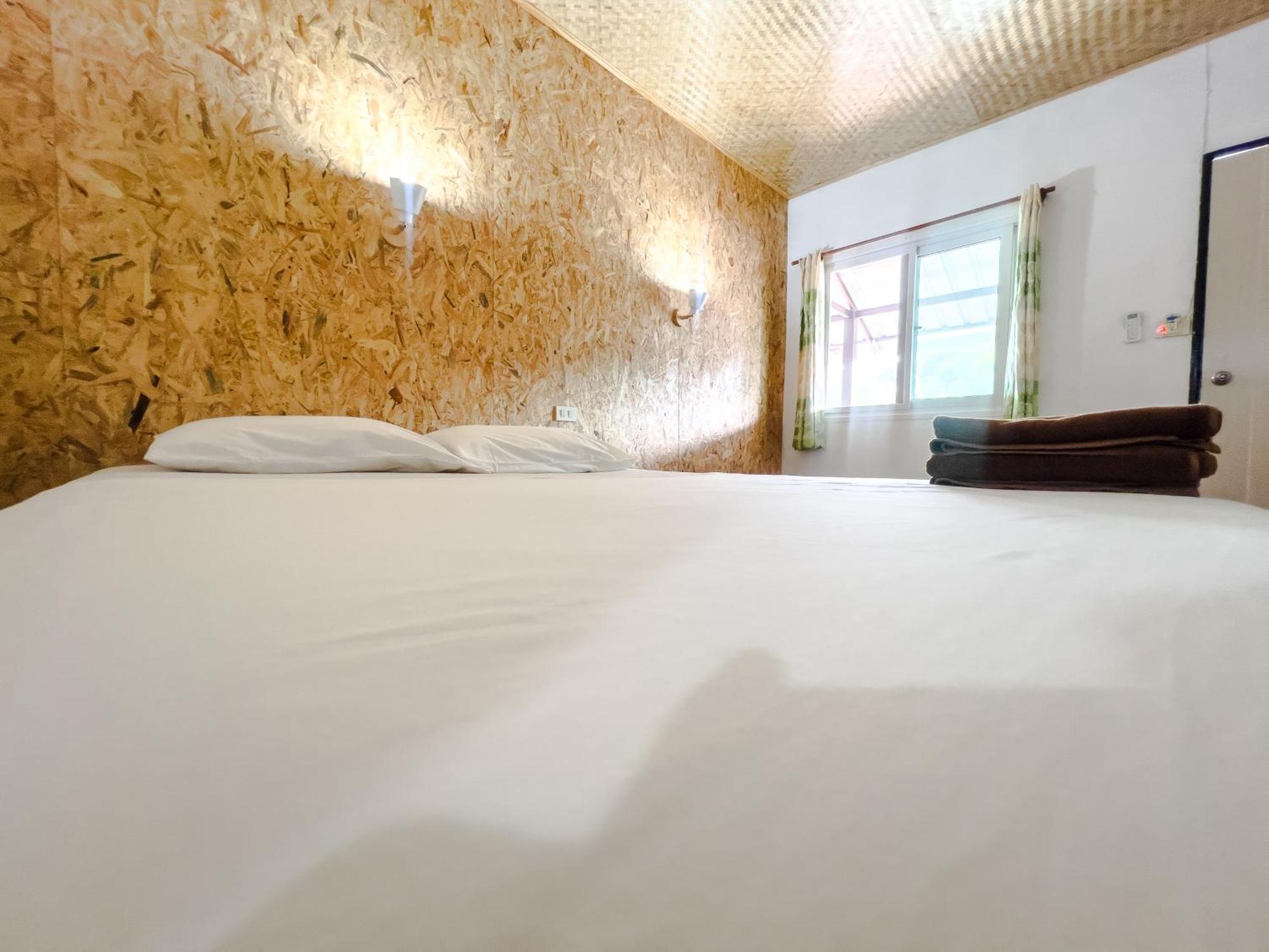 Lux Guesthouse Phi Phi-øyene Eksteriør bilde