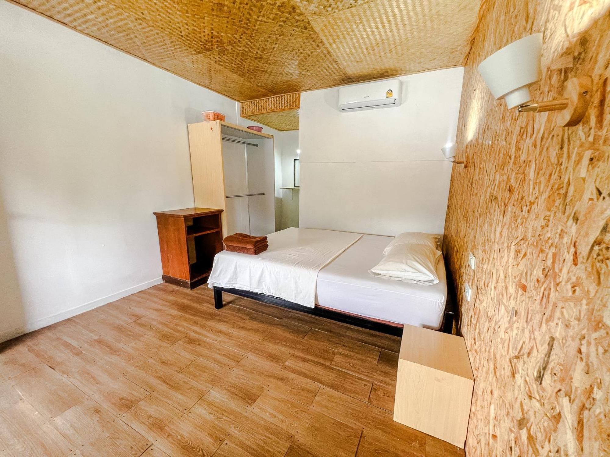 Lux Guesthouse Phi Phi-øyene Eksteriør bilde