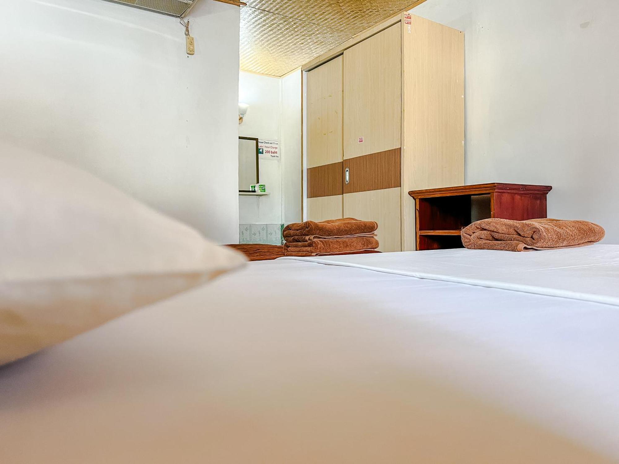 Lux Guesthouse Phi Phi-øyene Eksteriør bilde